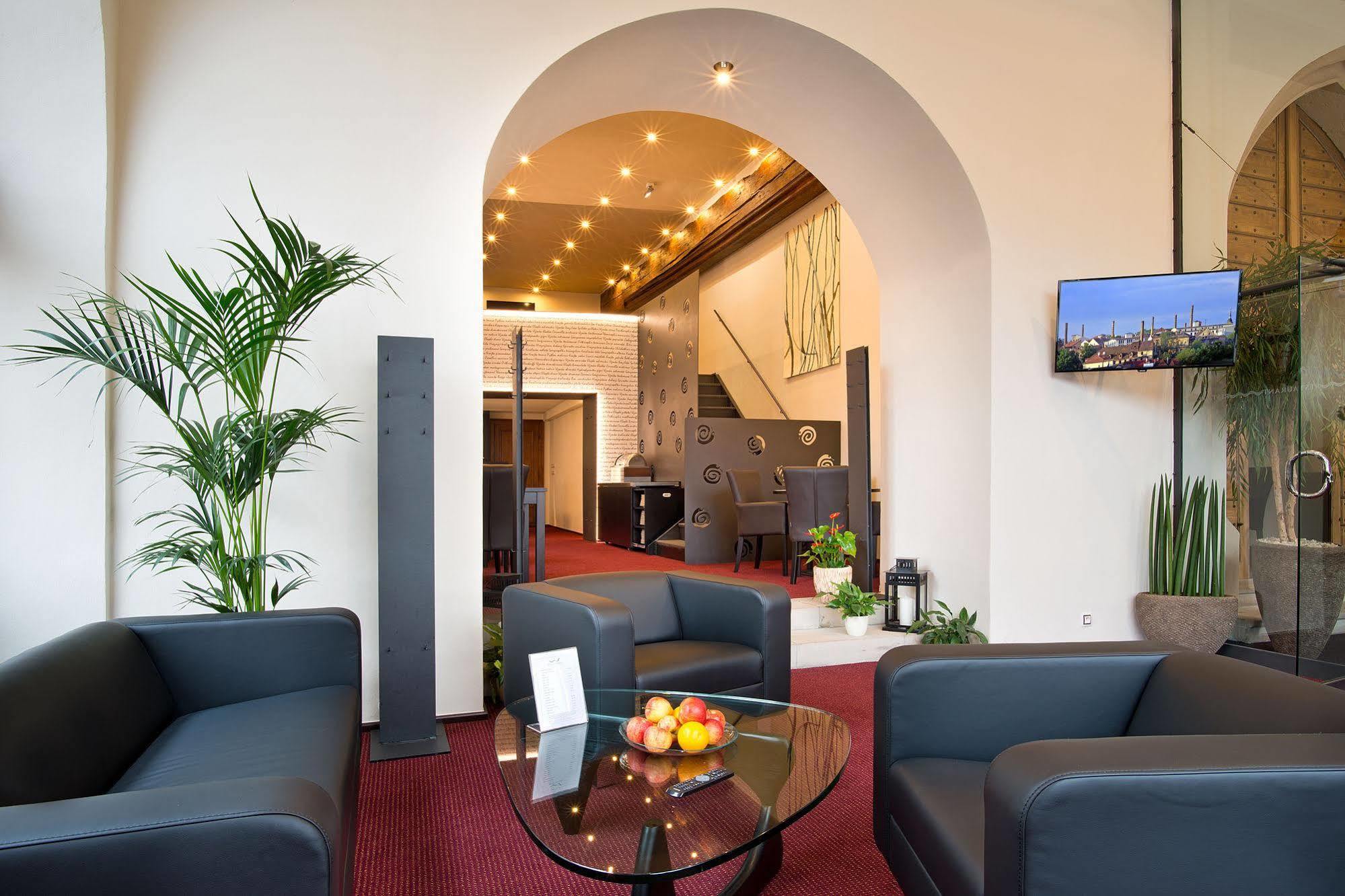 Hotel U Hada Zatec Ngoại thất bức ảnh
