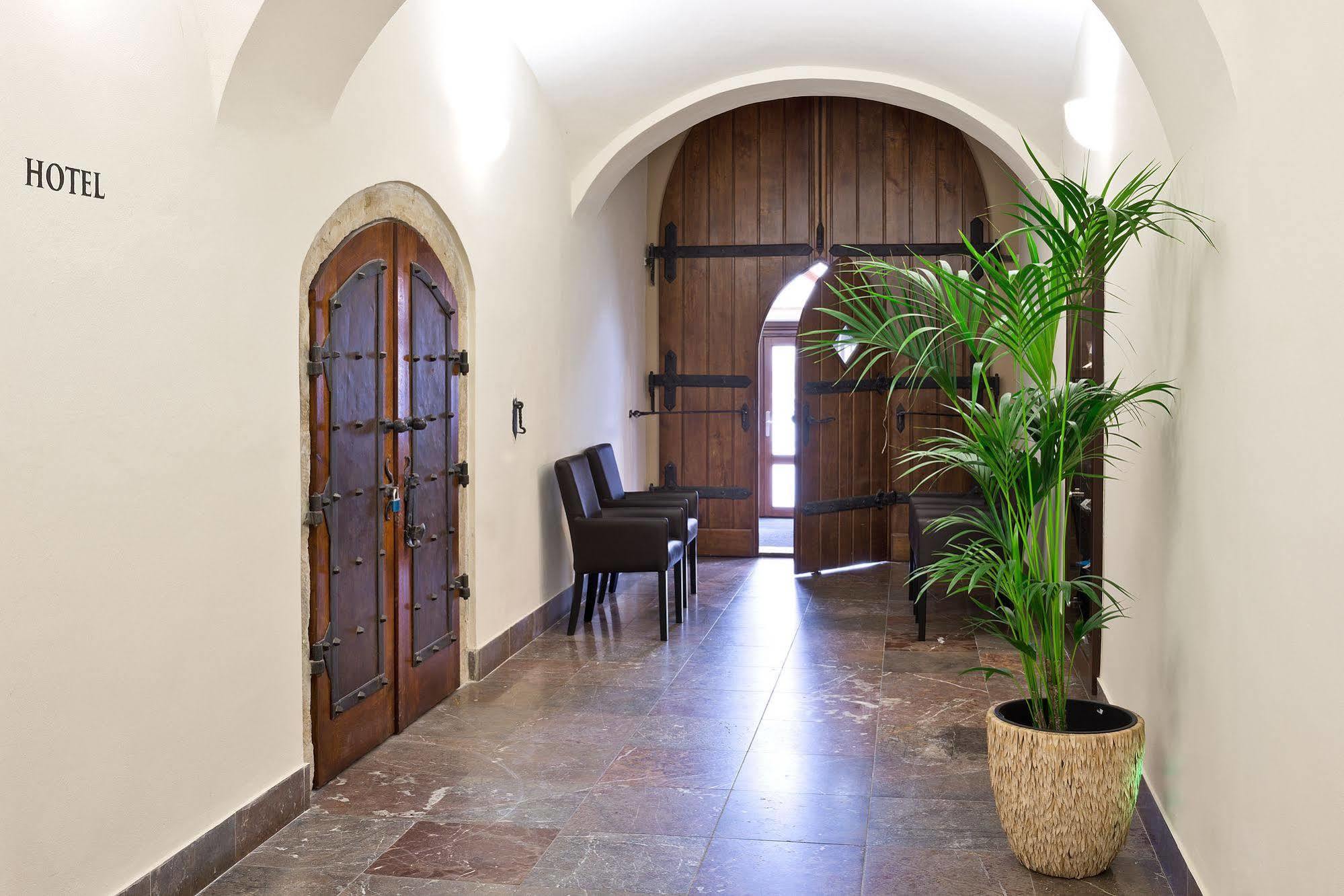 Hotel U Hada Zatec Ngoại thất bức ảnh